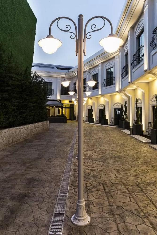 Ramada By Wyndham Sakarya Hotel Eksteriør billede