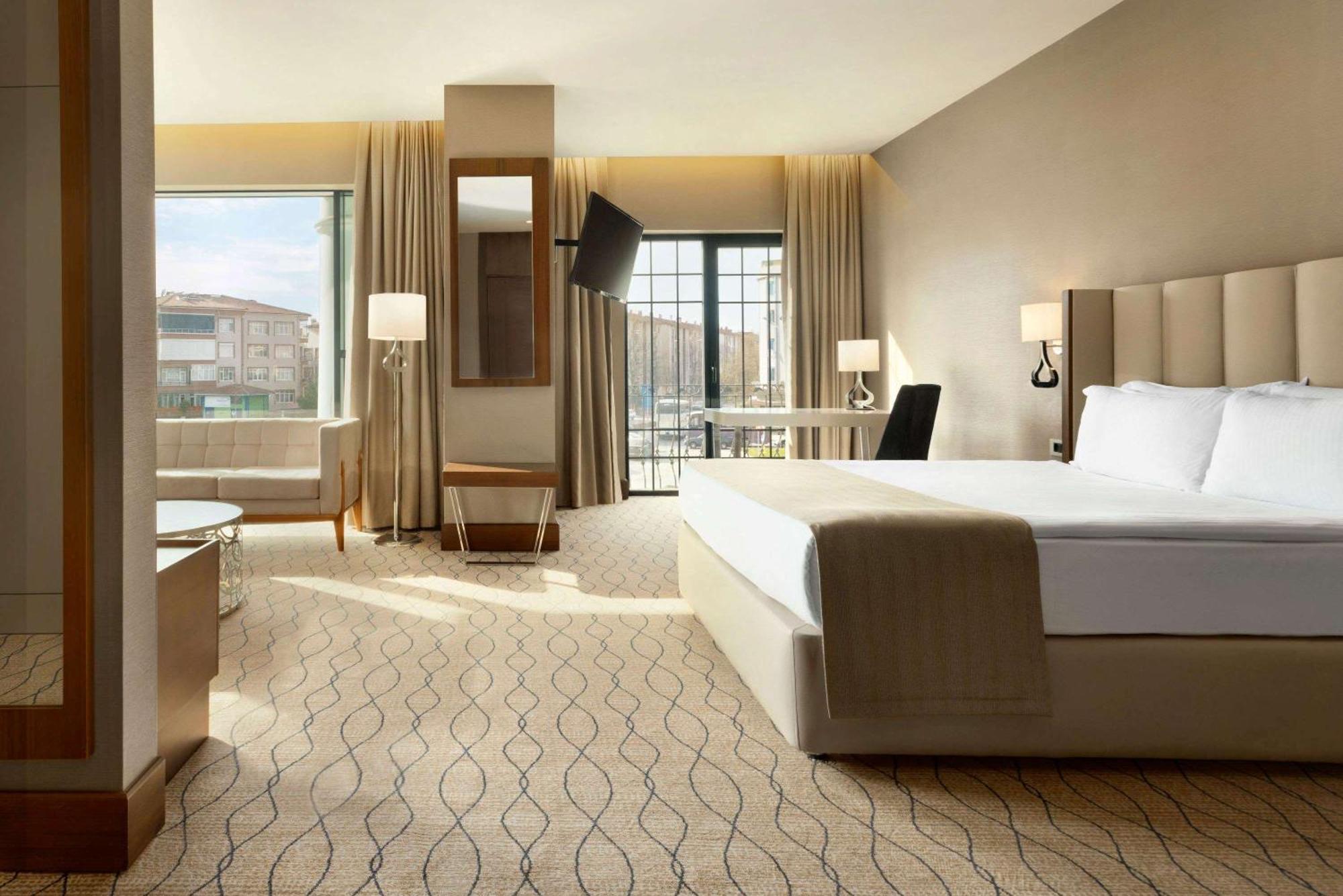 Ramada By Wyndham Sakarya Hotel Eksteriør billede