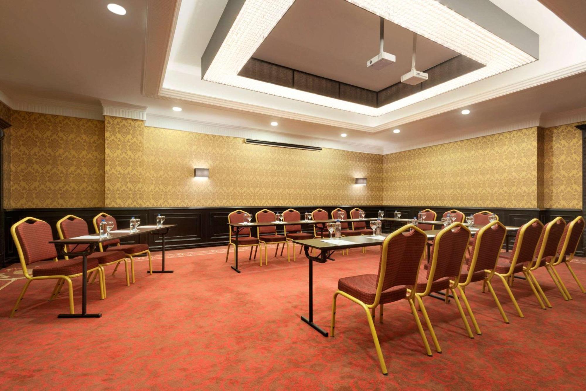 Ramada By Wyndham Sakarya Hotel Eksteriør billede