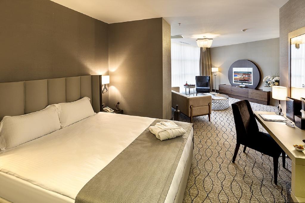 Ramada By Wyndham Sakarya Hotel Værelse billede